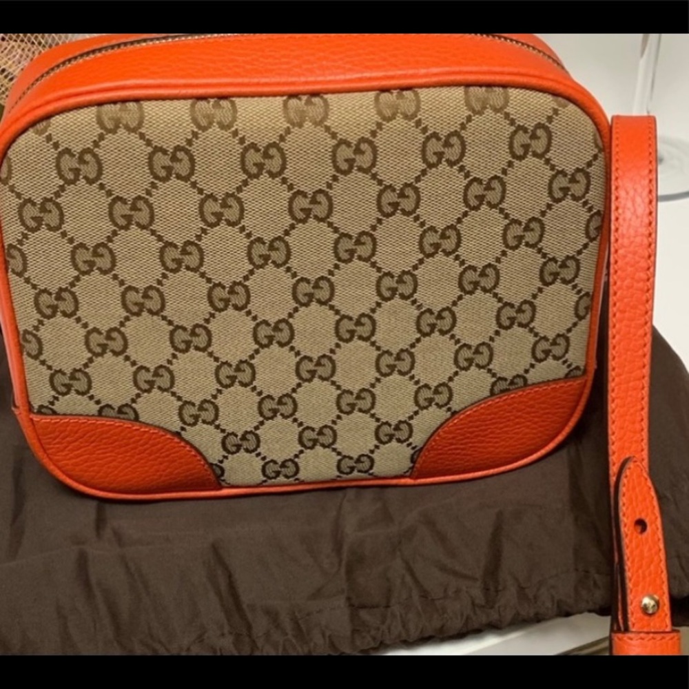 Gucci canvas crossbody w matching card holder